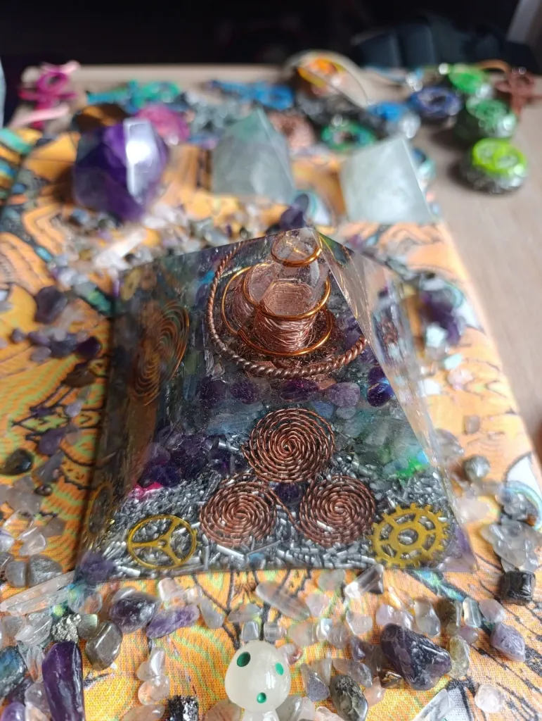 Pyramid pepitax of Khufu with 8 fluorescent sides