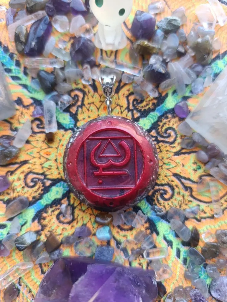 🌀 PENDENTIF CHAKRA RACINE : L'ANCRAGE INDESTRUCTIBLE