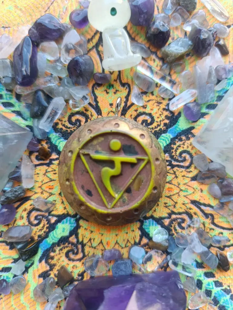 🌀 PENDENTIF MANIPURA : LE FEU DE LA SOUVERAINETÉ