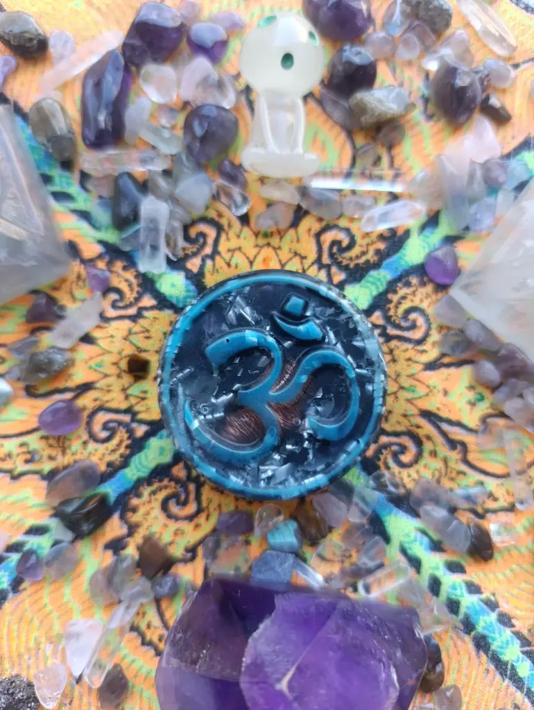 Om universal vibration tower burster