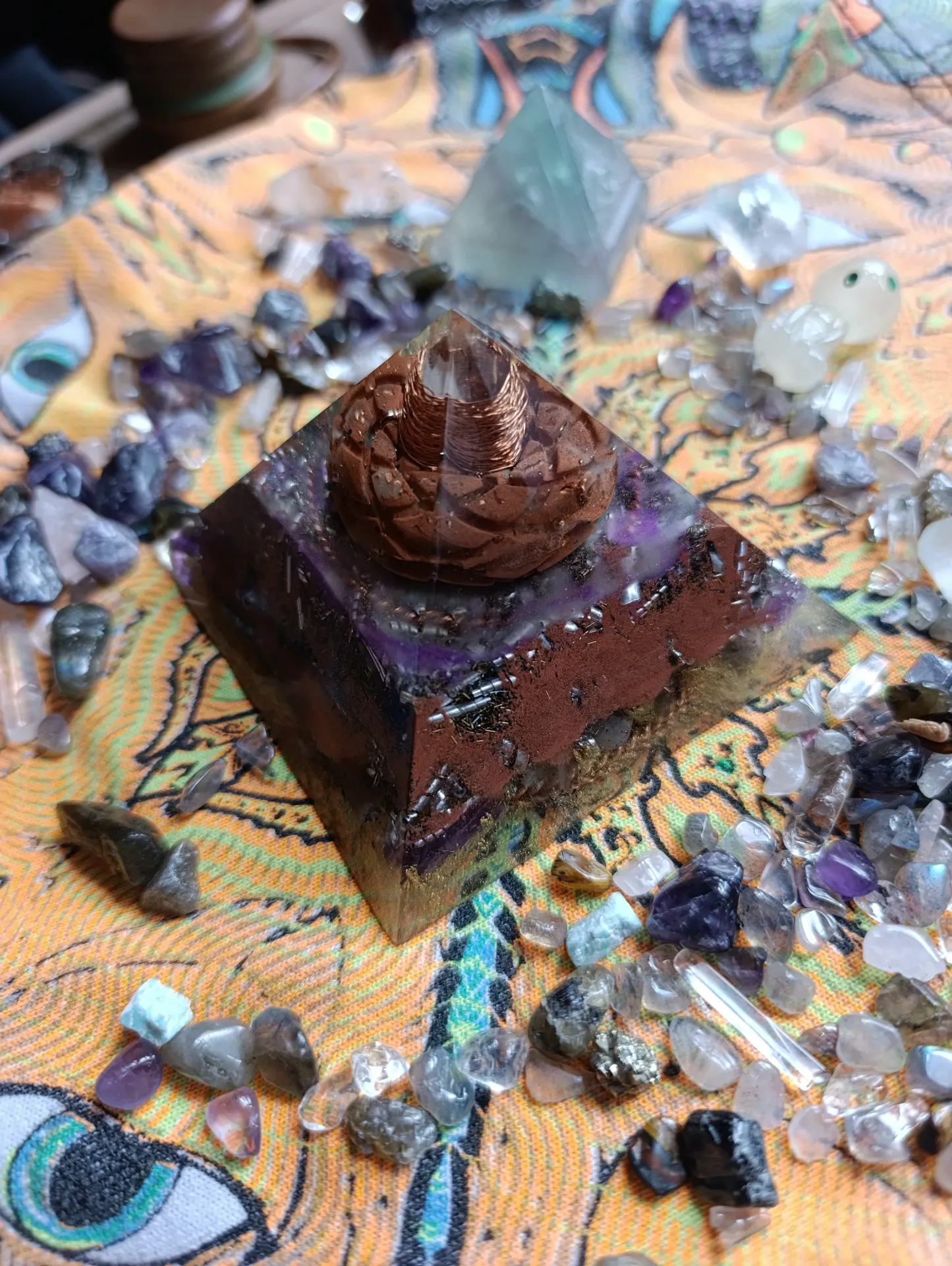 🌌 Mini Pyramide Orgonite "tenstorus": Torus & Trinité de tensor ring 🌀