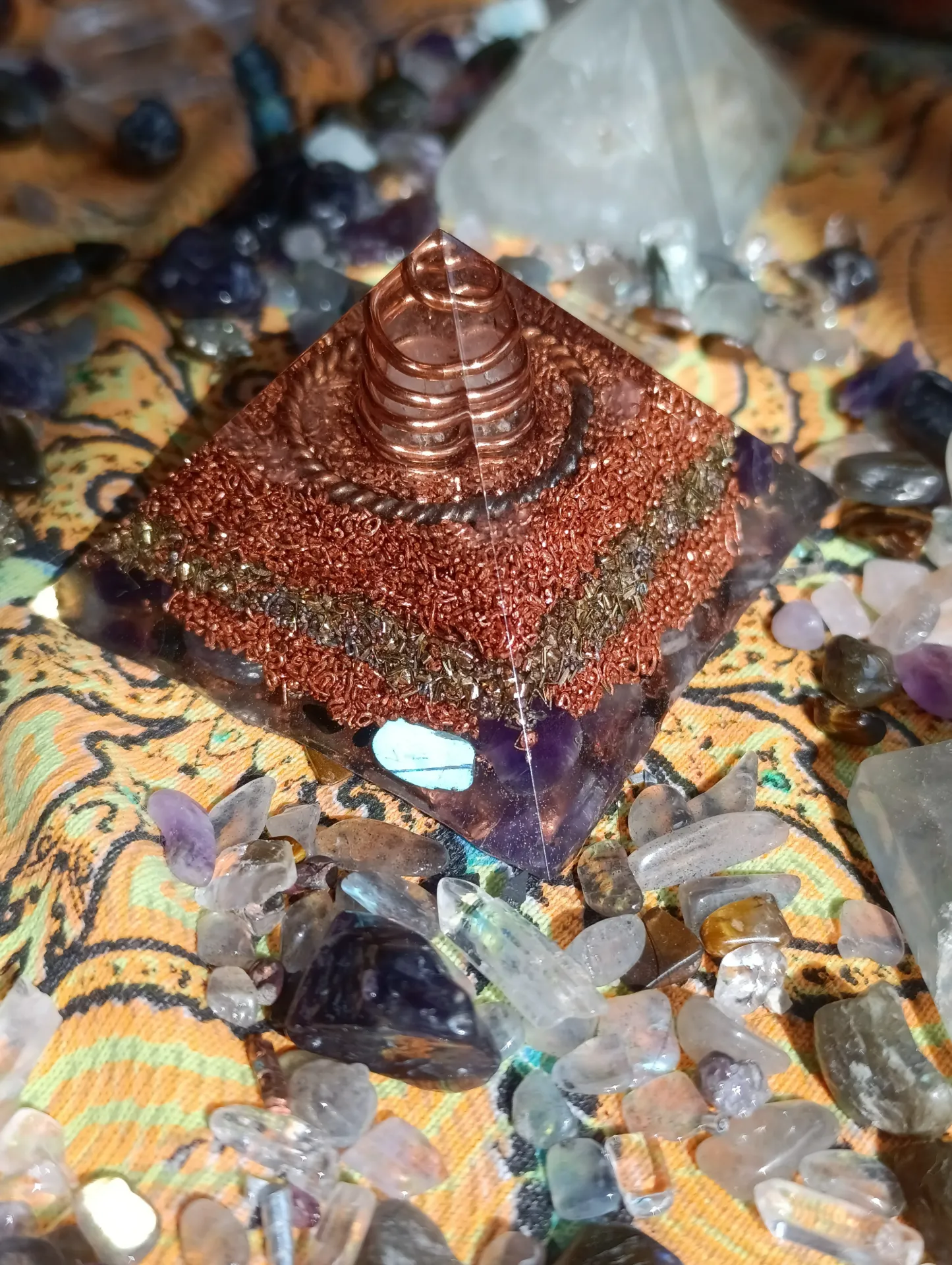 🌌 Mini Pyramide Orgonite le quartz inna di tensor ring 🌀